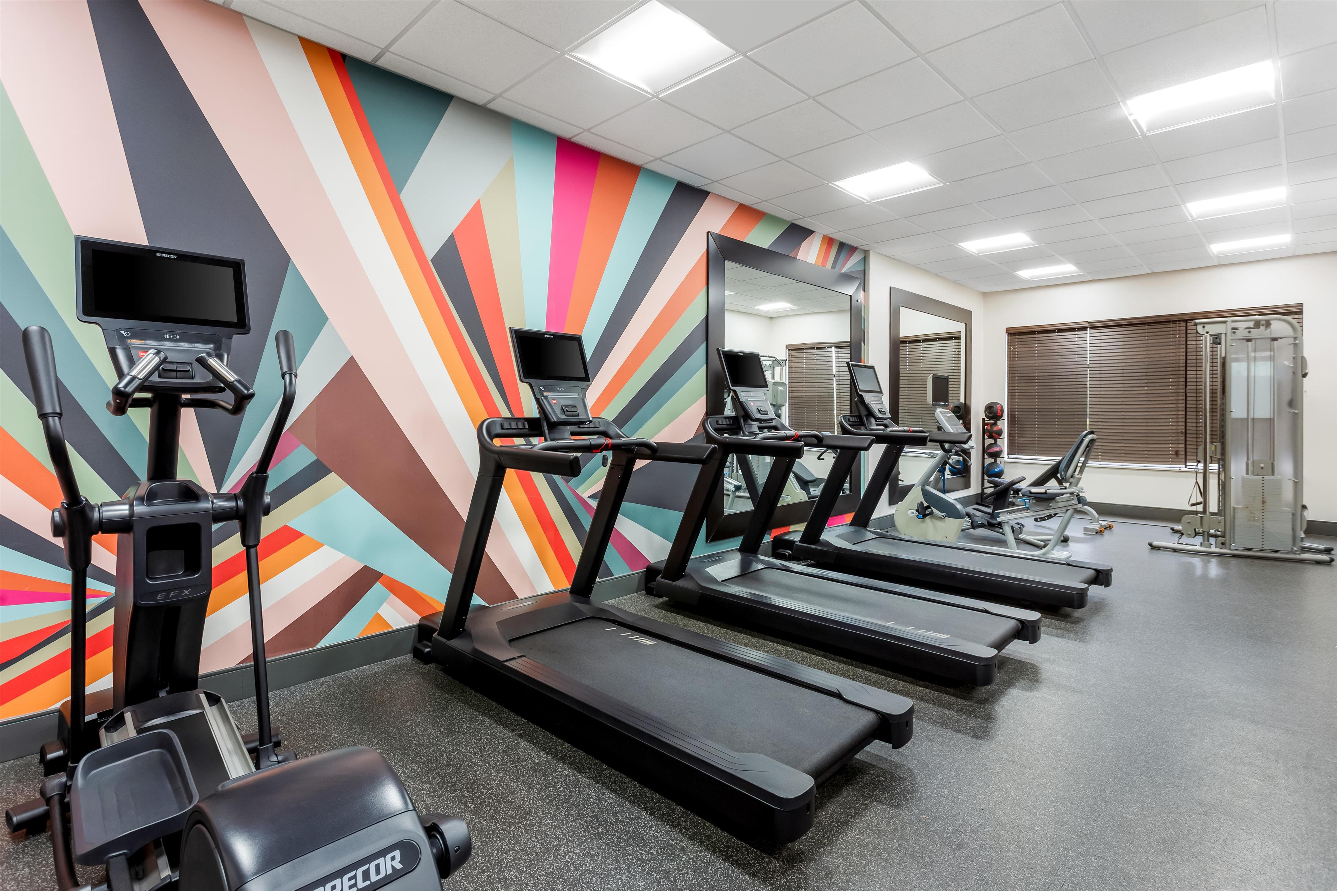Health club fitness center gym | Hilton Garden Inn Bolingbrook I-55