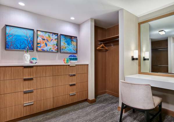  - Hilton Hotel Downtown Cleveland