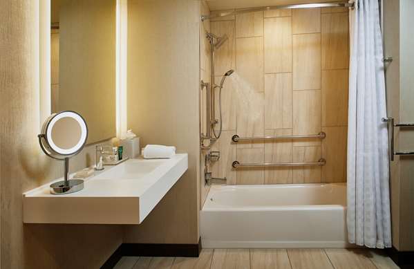  - Hilton Hotel Downtown Cleveland