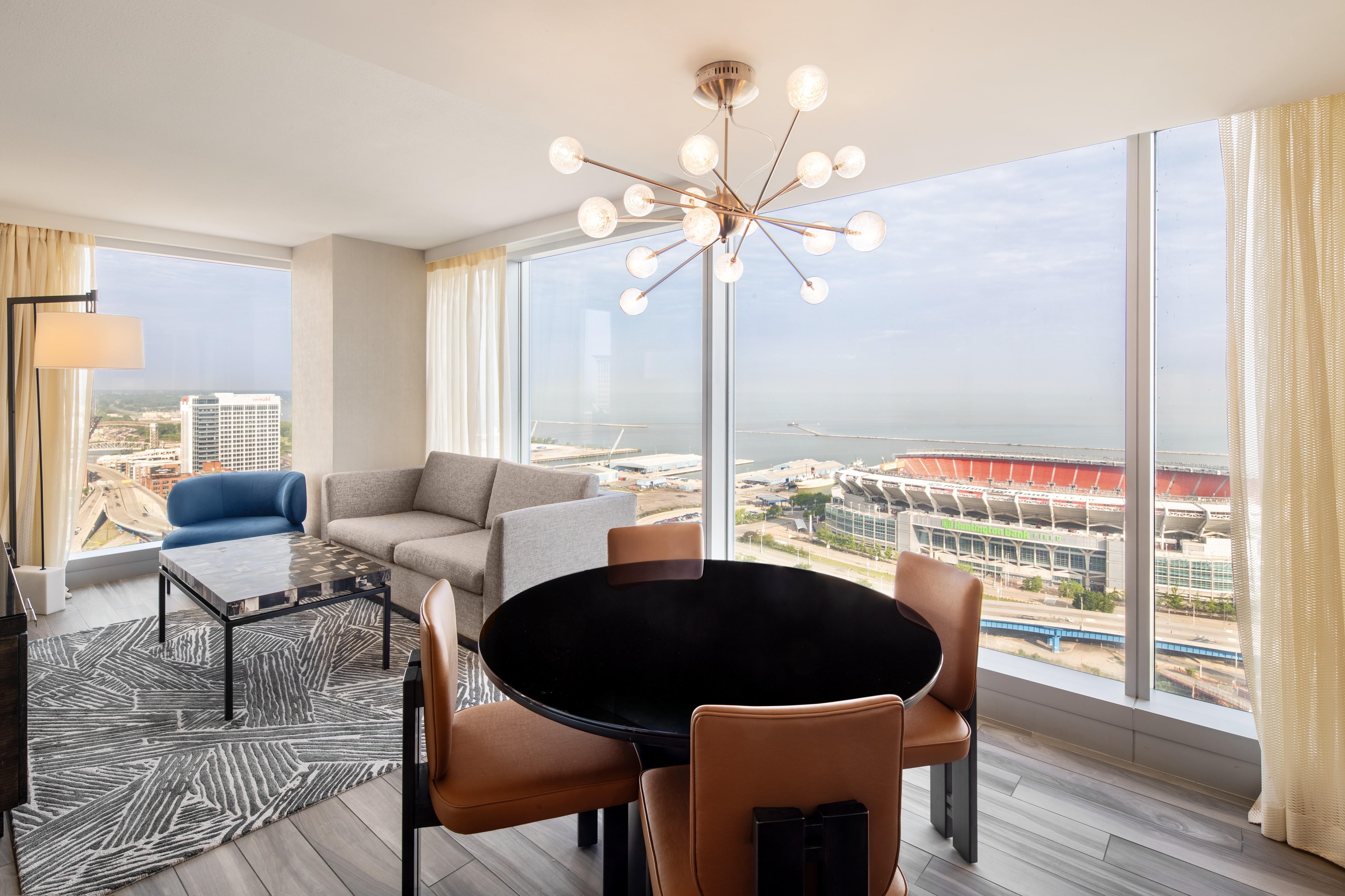 Hilton Cleveland Downtown Room Type - 1 KG 1BDM AMBASSADOR SUITE