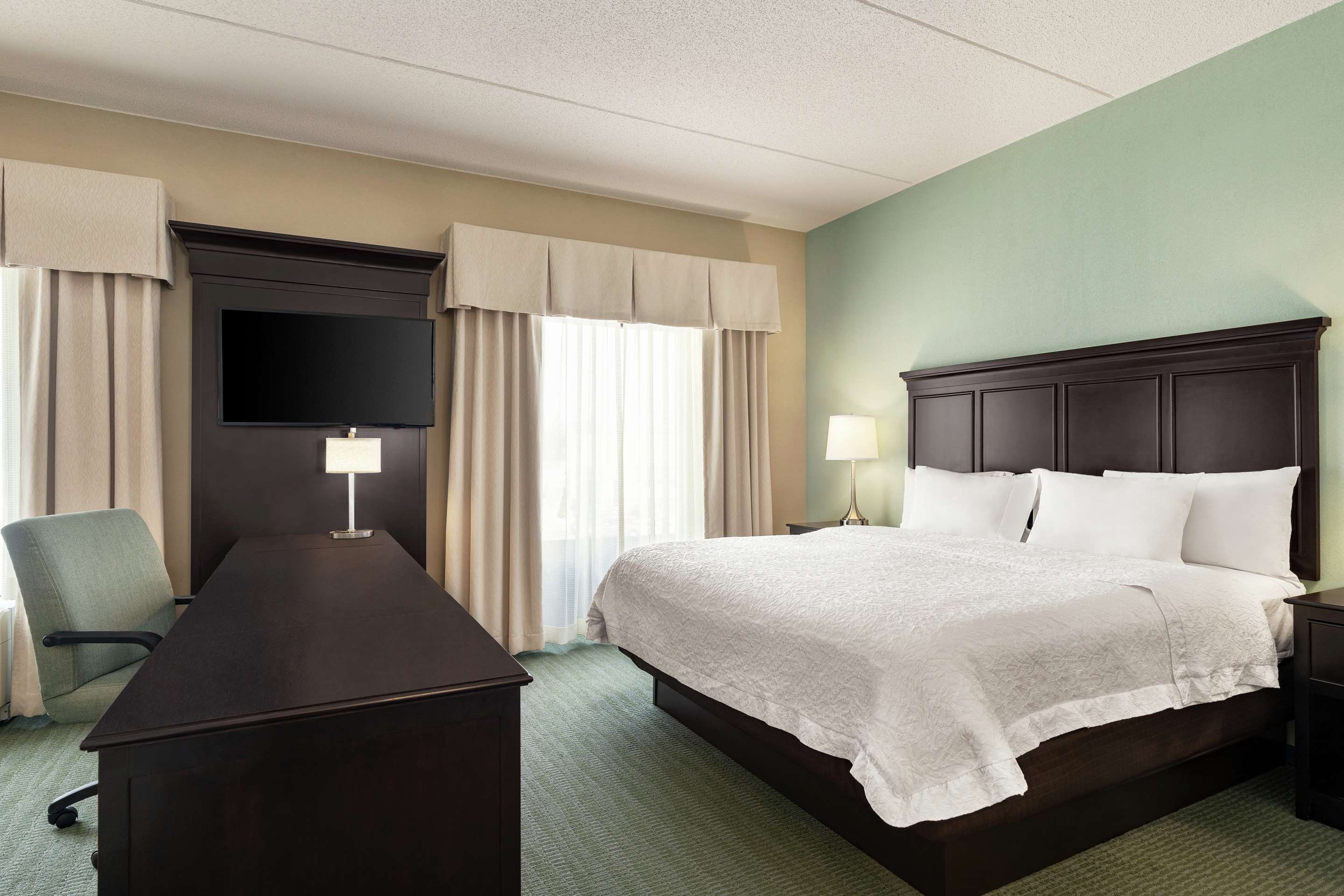 Guest room