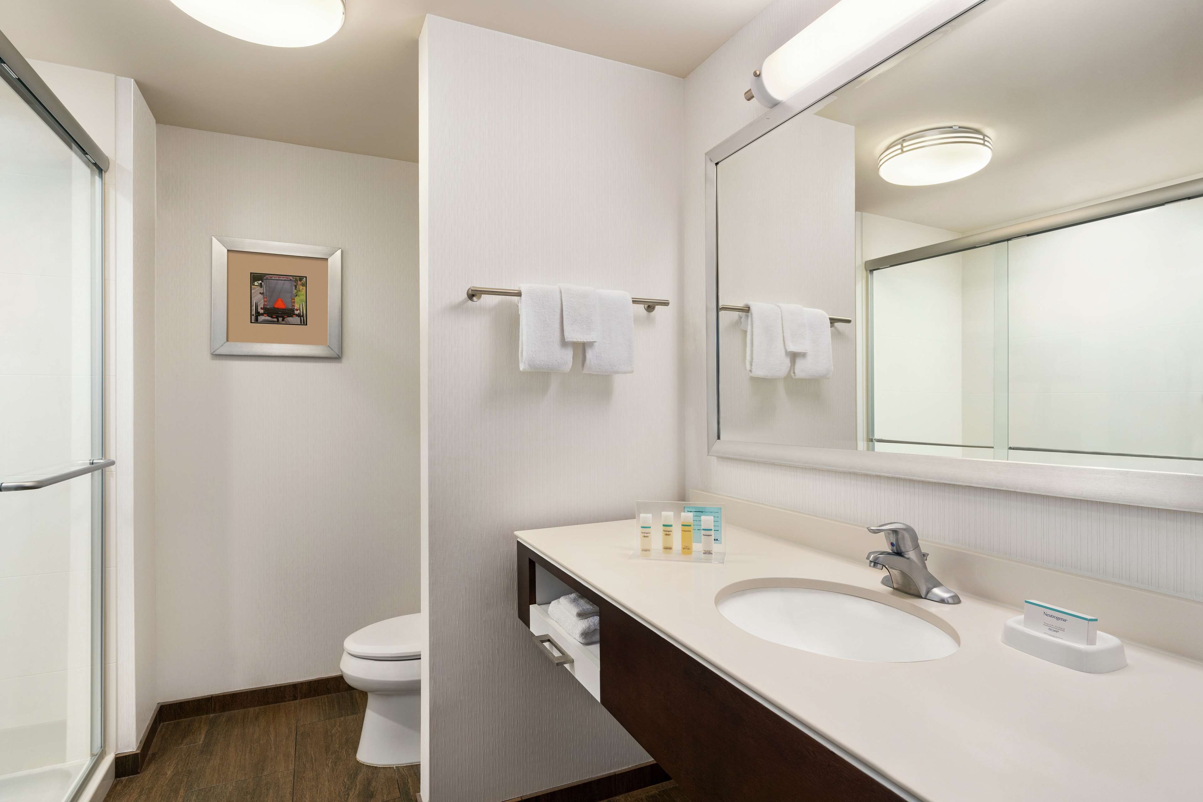 Hampton Inn & Suites Mount Joy/Lancaster West, PA Room Type - 2 QUEENS W SHOWER NS