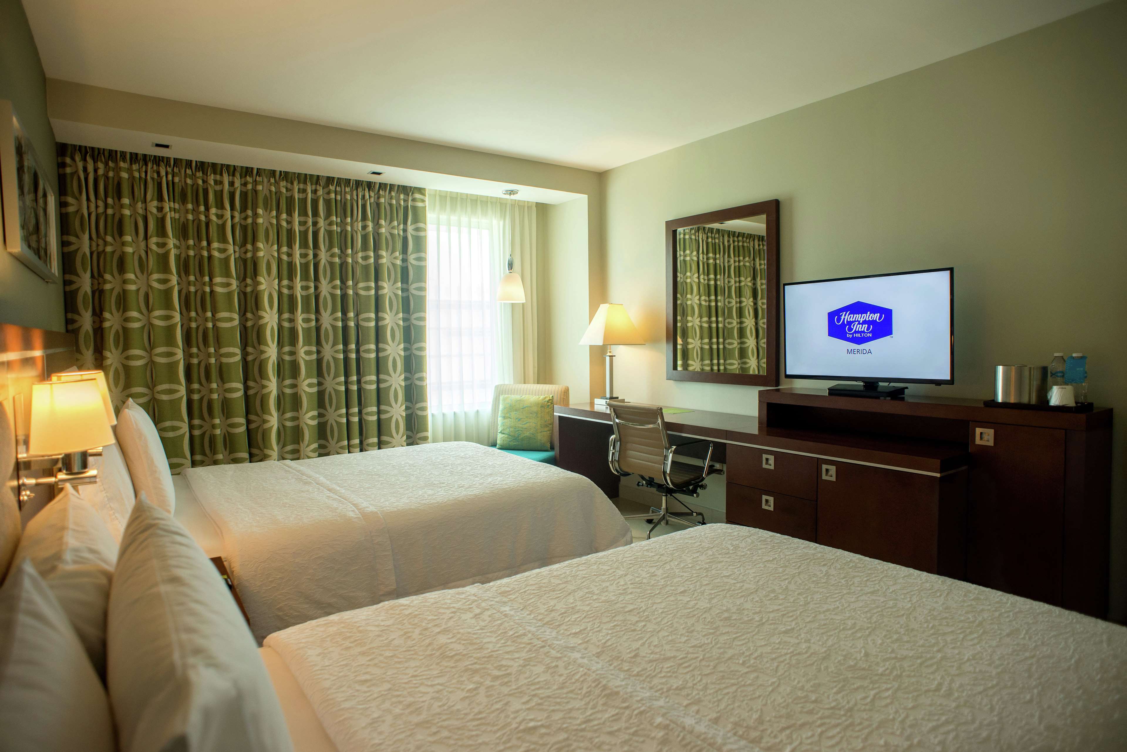 Hampton Inn by Hilton Merida Room Type - 2 DBL W MINI-FRIDGE NS