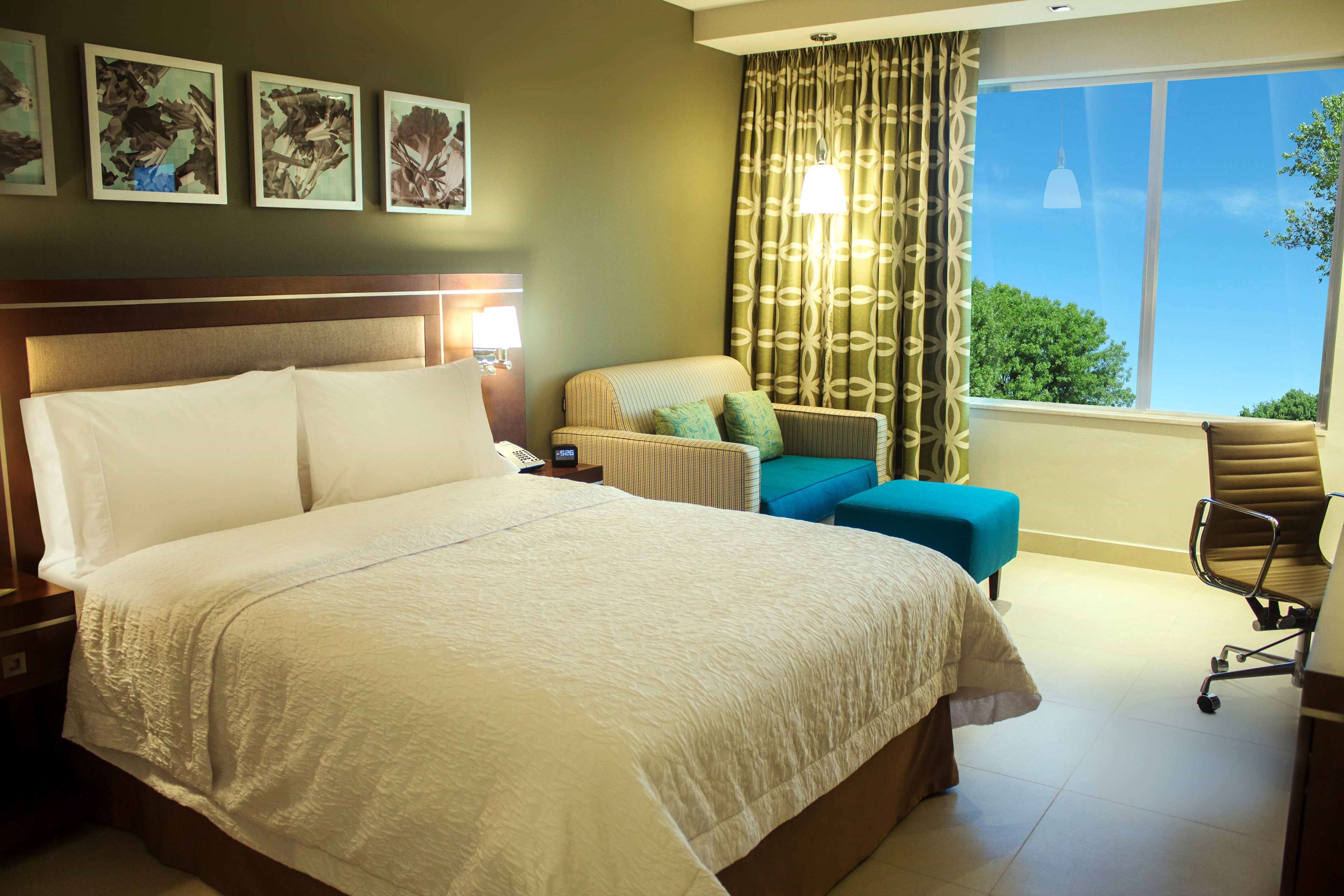 Hampton Inn by Hilton Merida Room Type - 1 QN W SFBD FRIDGE NS
