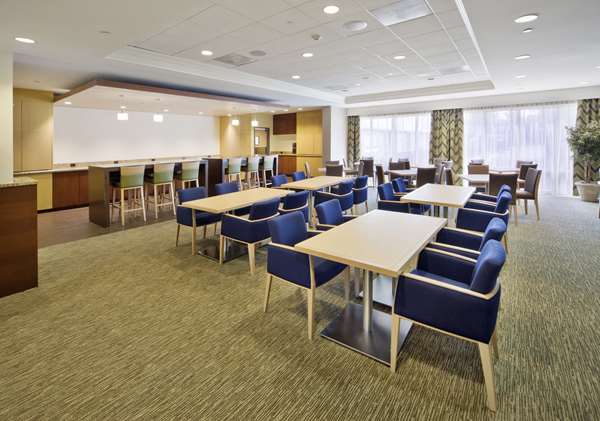Restaurant - DoubleTree by Hilton Hotel Nanuet