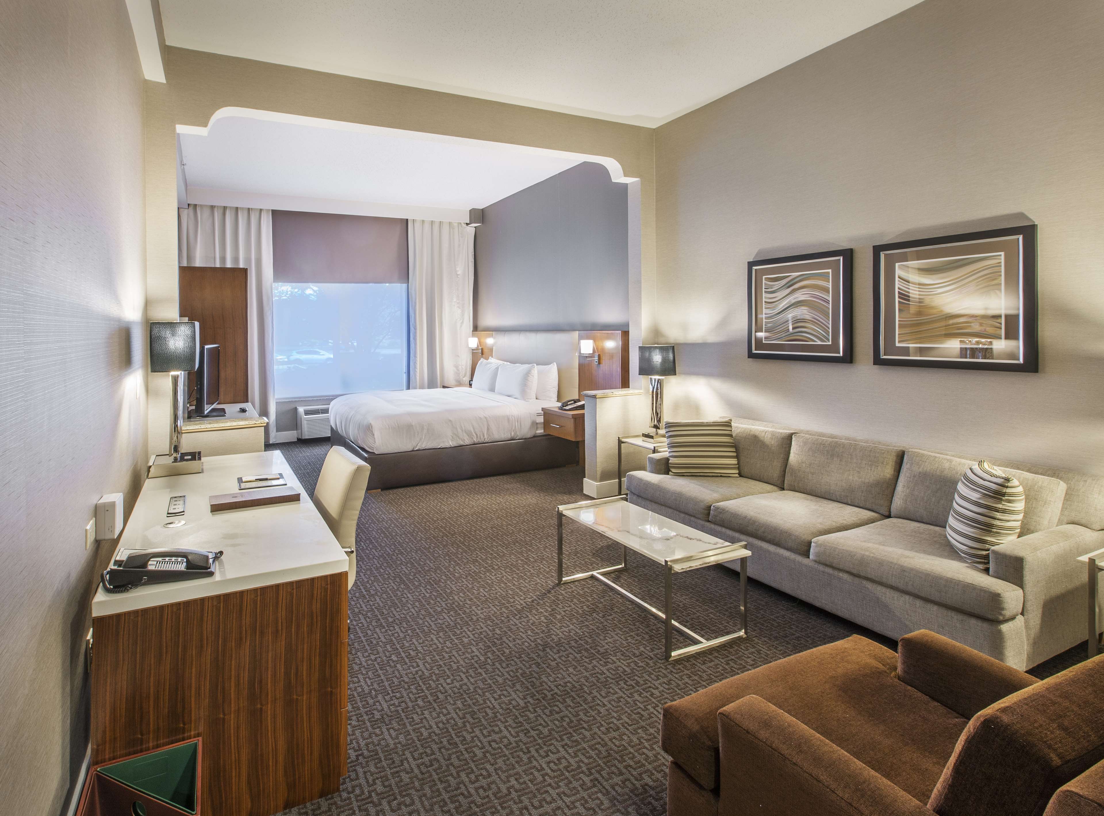 DoubleTree by Hilton Nanuet Room Type - 1 KG STU-MICRO-FRIG-WETBAR