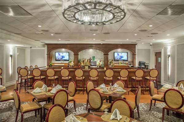 Bar - DoubleTree by Hilton Hotel Nanuet
