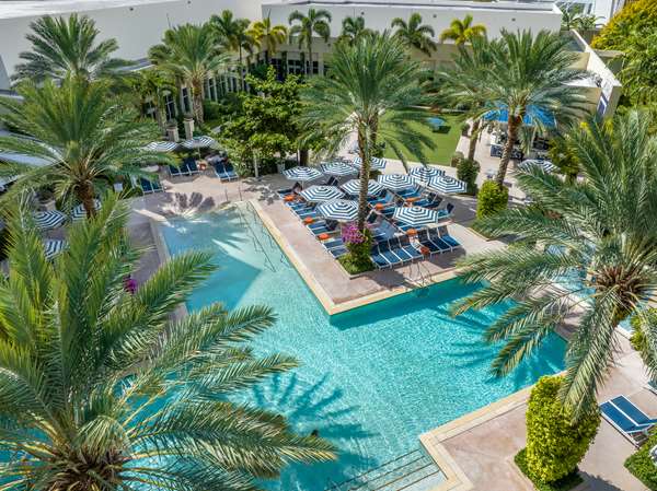 Pool - Hilton Hotel West Palm Beach