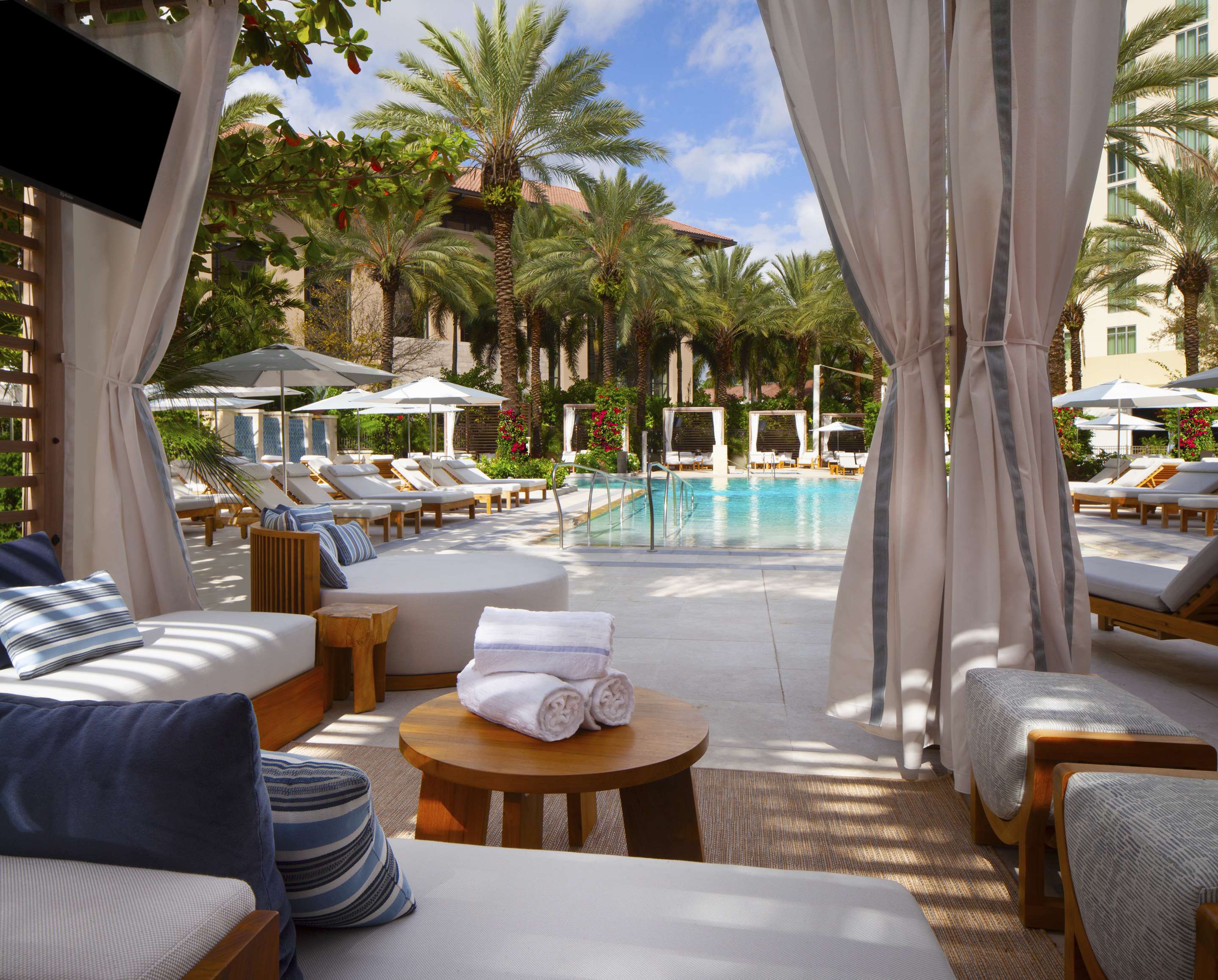 Pool | Hilton West Palm Beach
