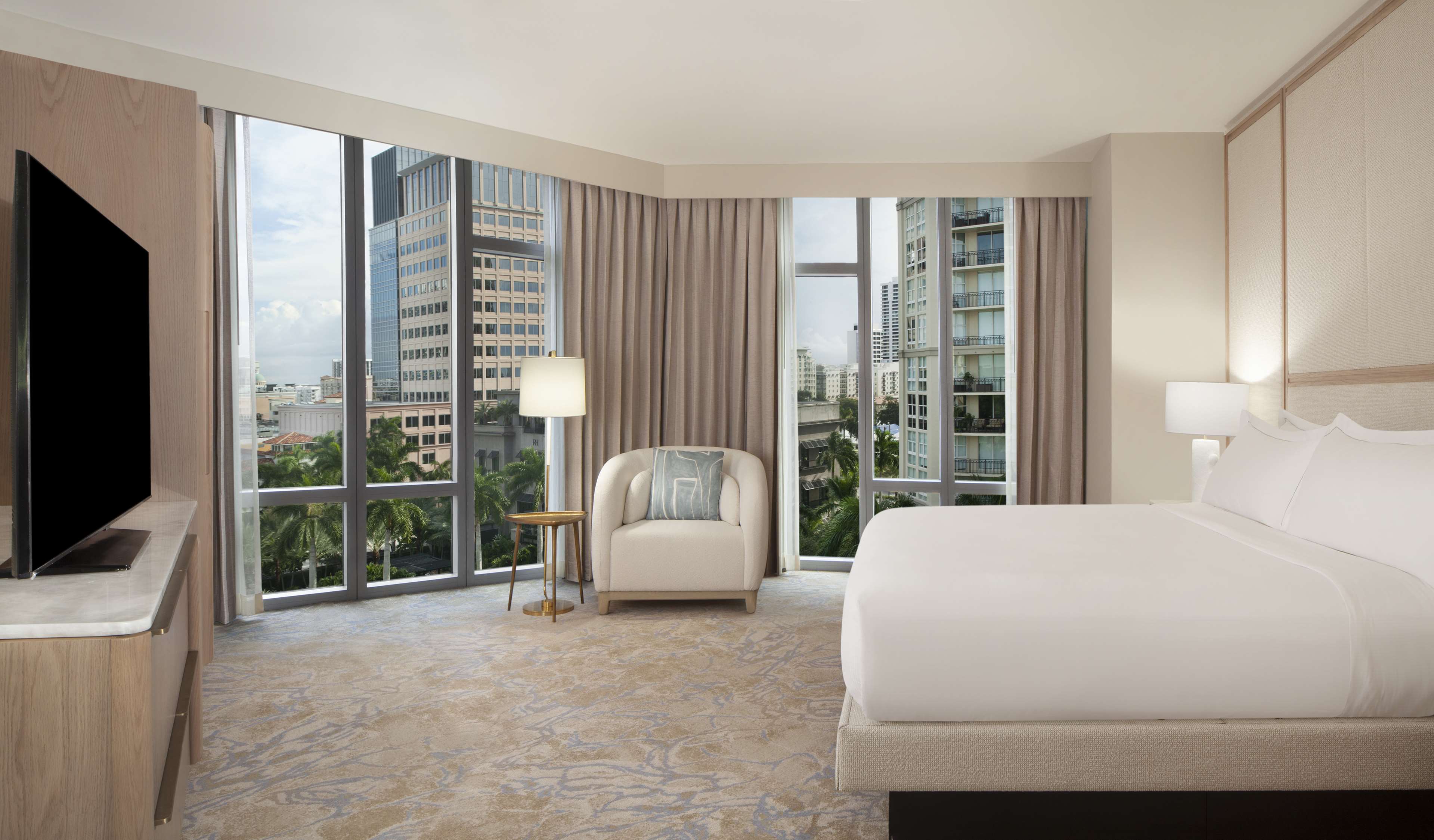 Hilton West Palm Beach Room Type - 1K 1BDRM EXEC FL STE PLVW