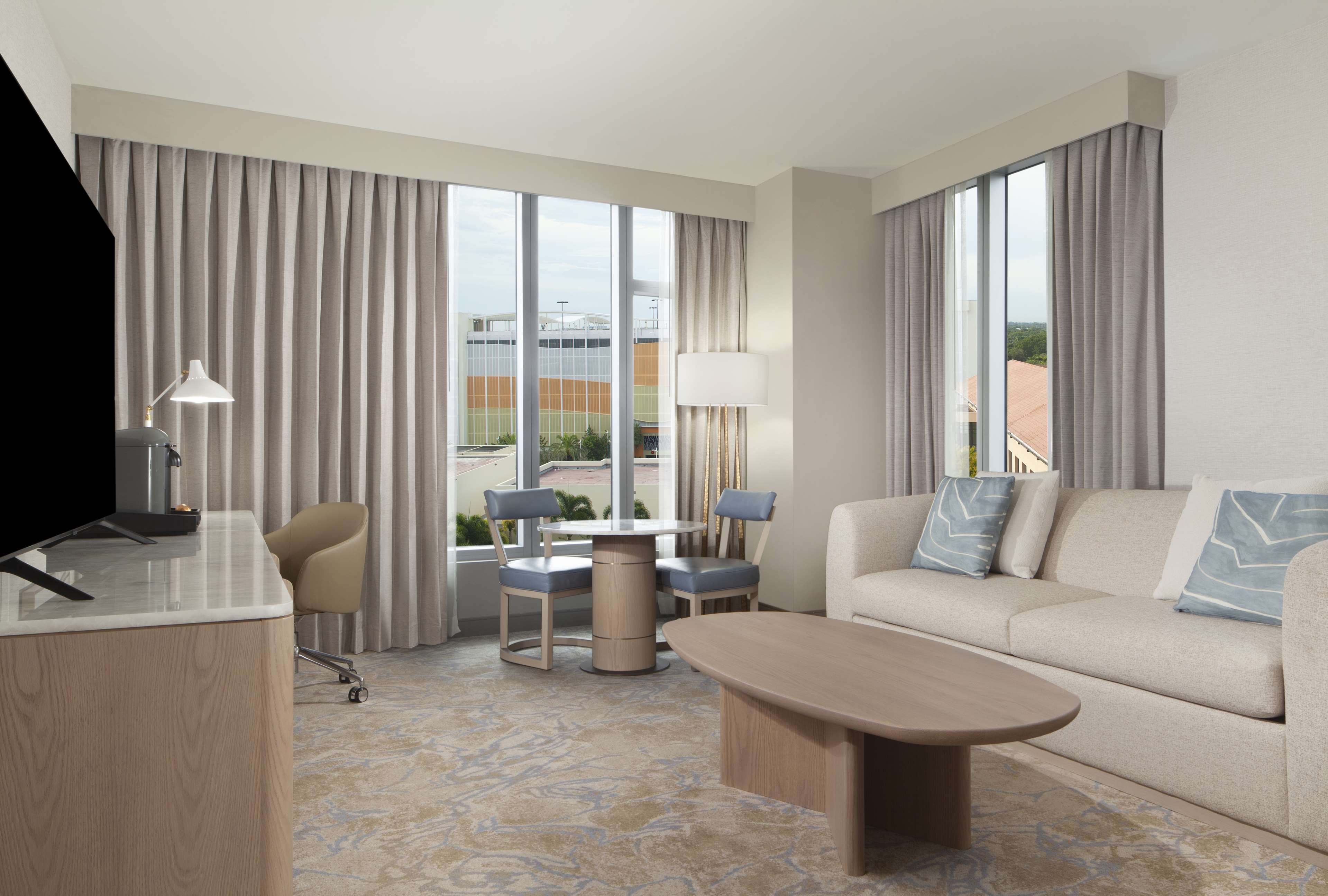 Hilton West Palm Beach Room Type - 1K 1BDRM PREM STE POOLVIEW