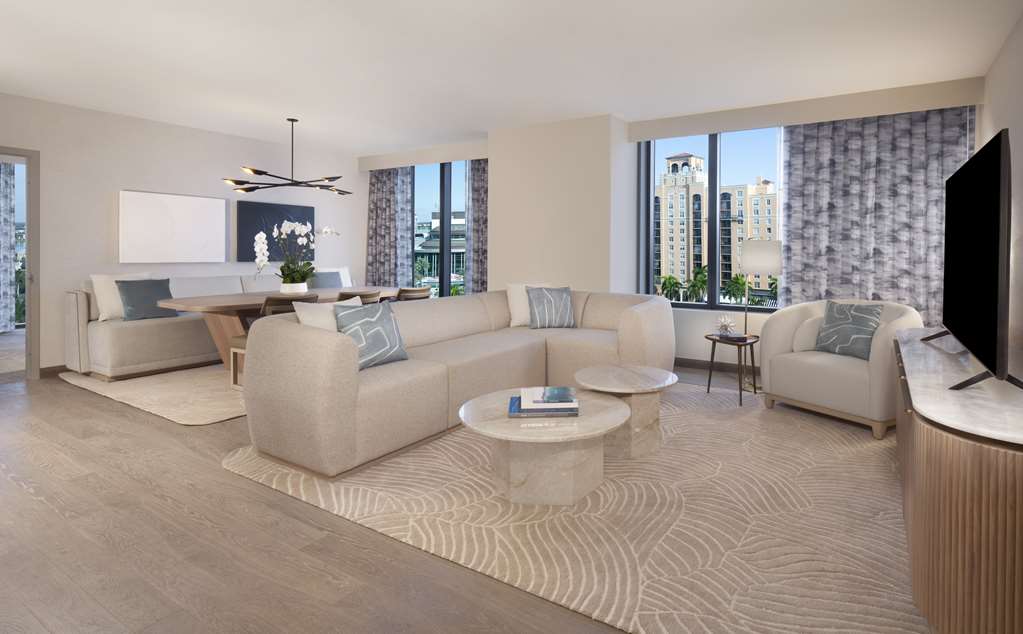 Hilton West Palm Beach Room Type - 1KG 1BDRM LUXRY STE CITYVW