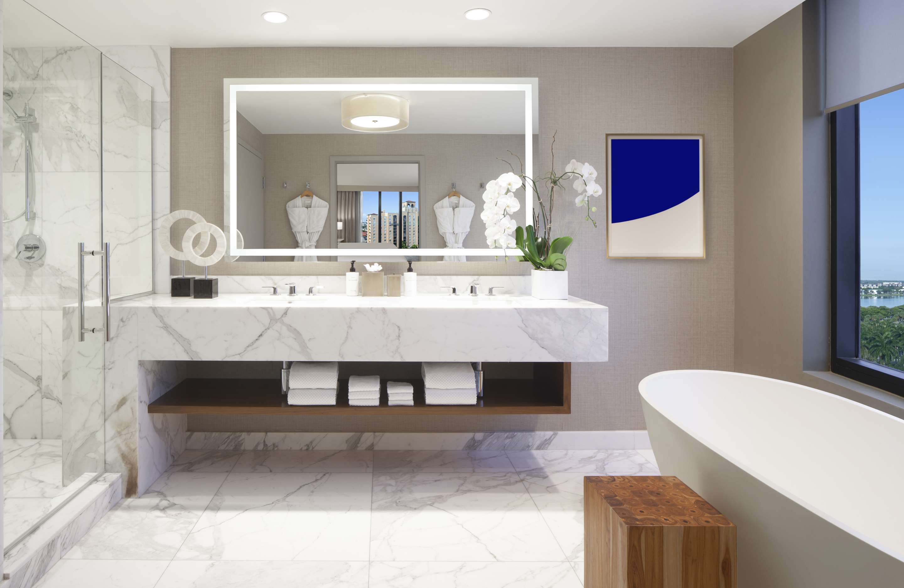 Guest room bath