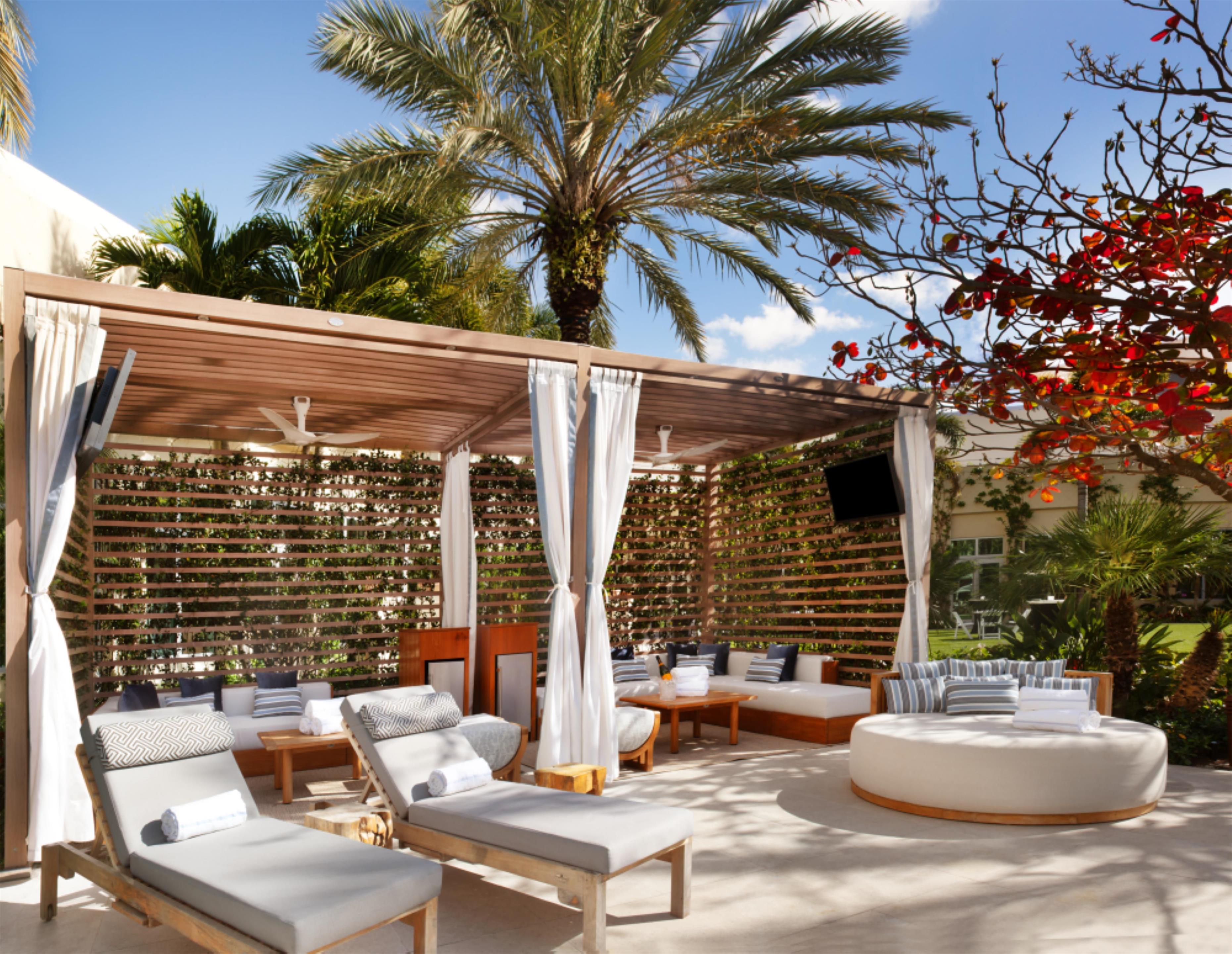 Pool | Hilton West Palm Beach