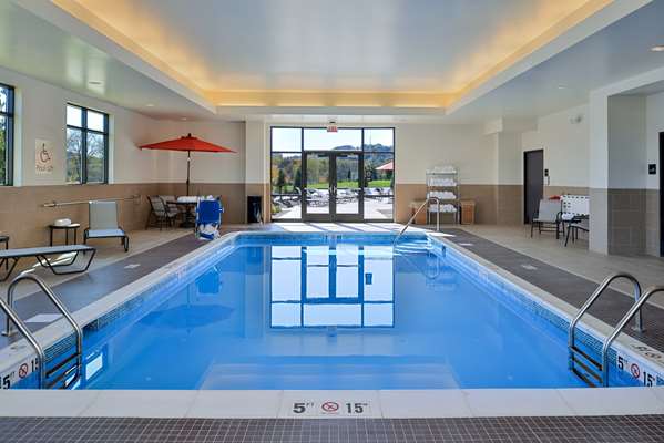 Pool - Hampton Inn & Suites California