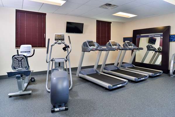 Fitness/ Exercise Room - Hampton Inn & Suites California
