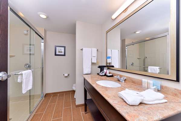  - Hampton Inn & Suites California