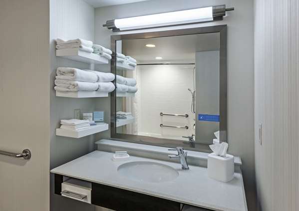  - Hampton Inn & Suites Claremore