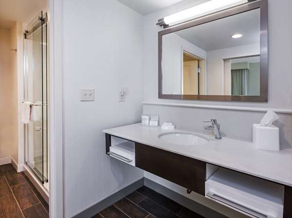  - Hampton Inn & Suites Claremore