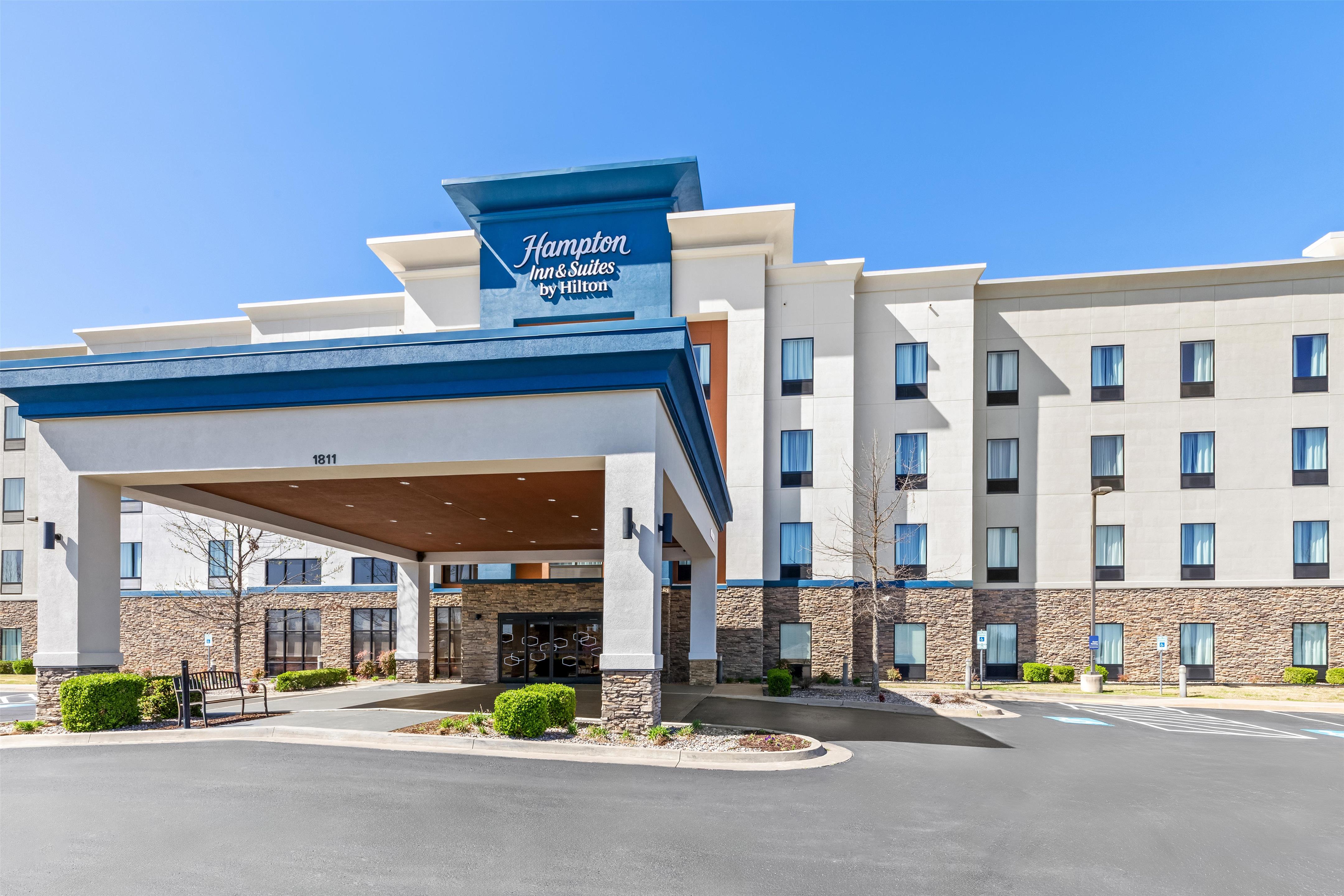 Exterior | Hampton Inn & Suites Claremore