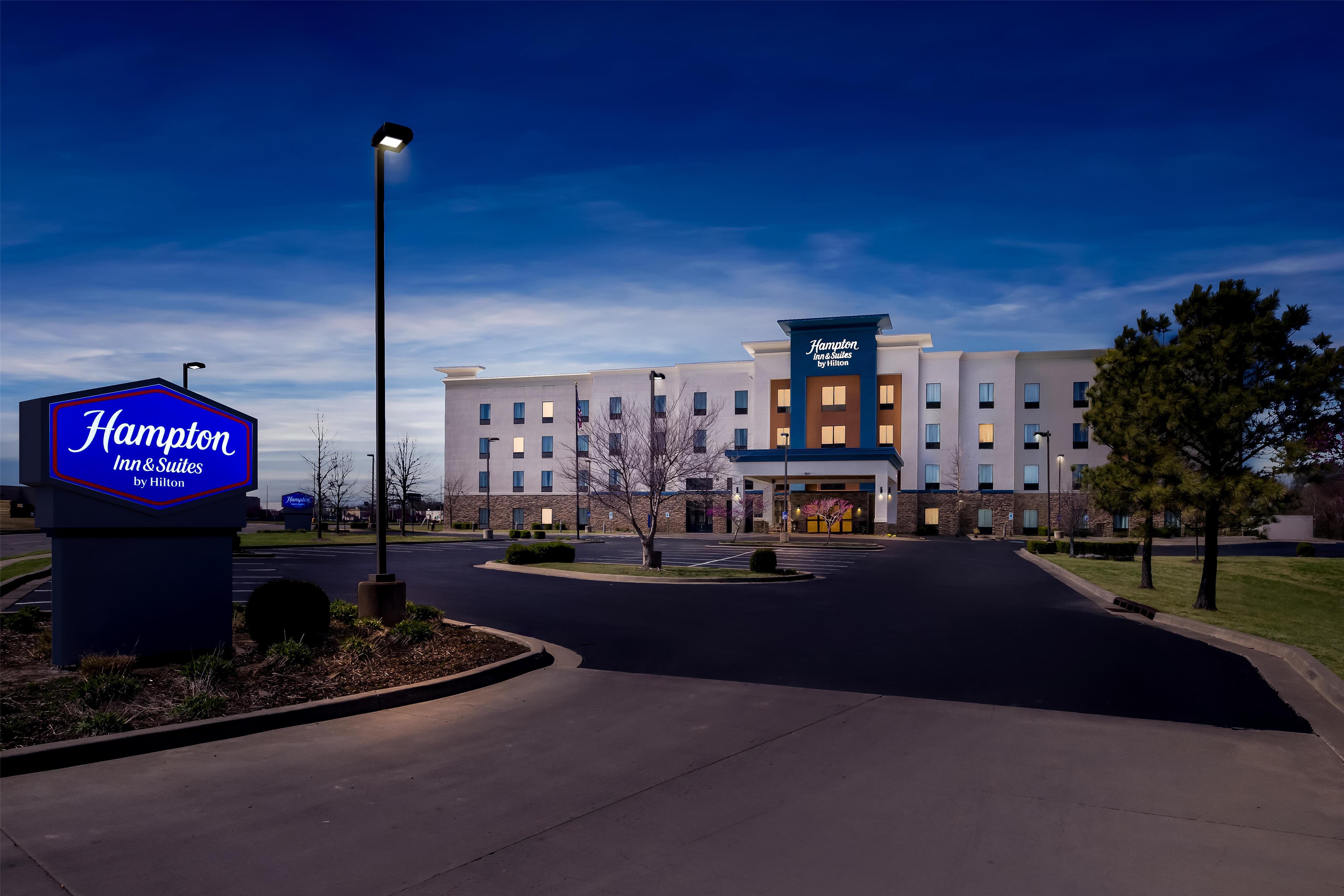 Exterior | Hampton Inn & Suites Claremore