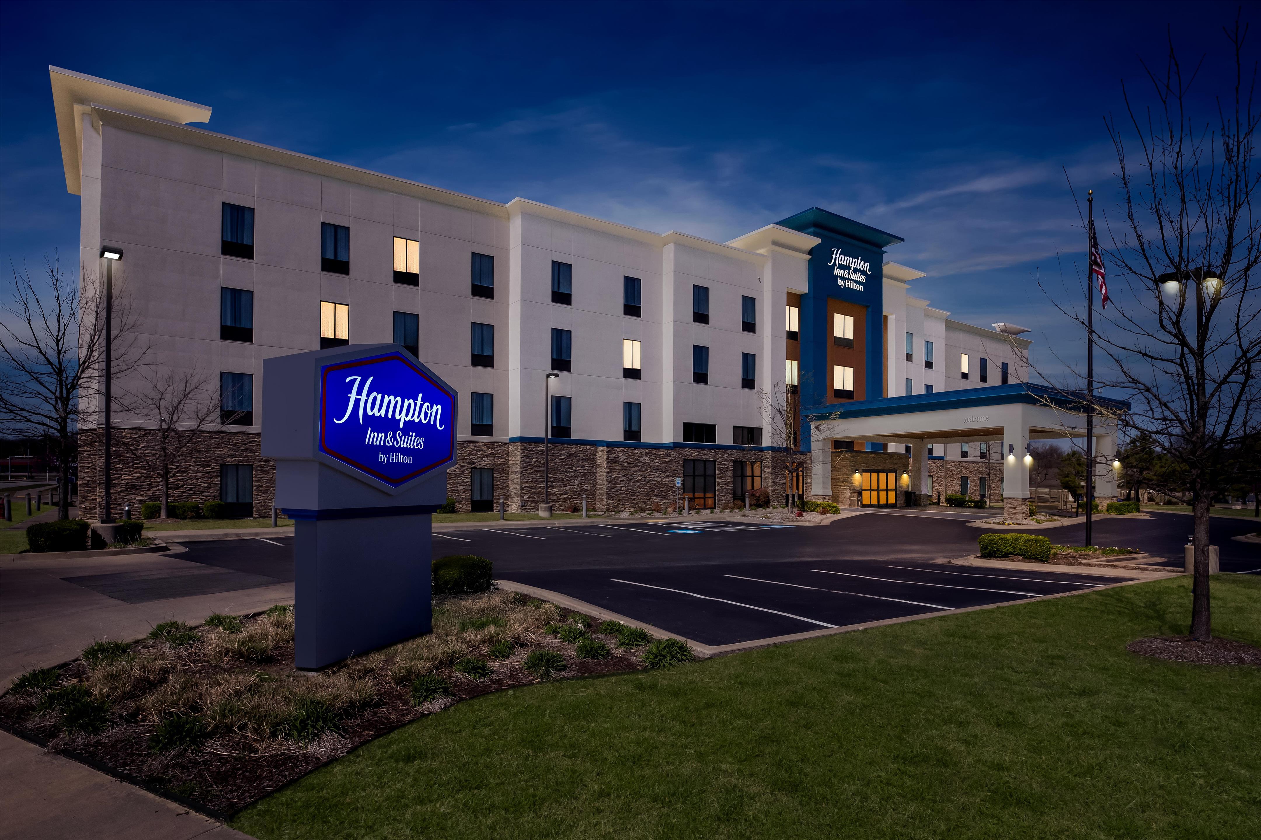 Exterior | Hampton Inn & Suites Claremore