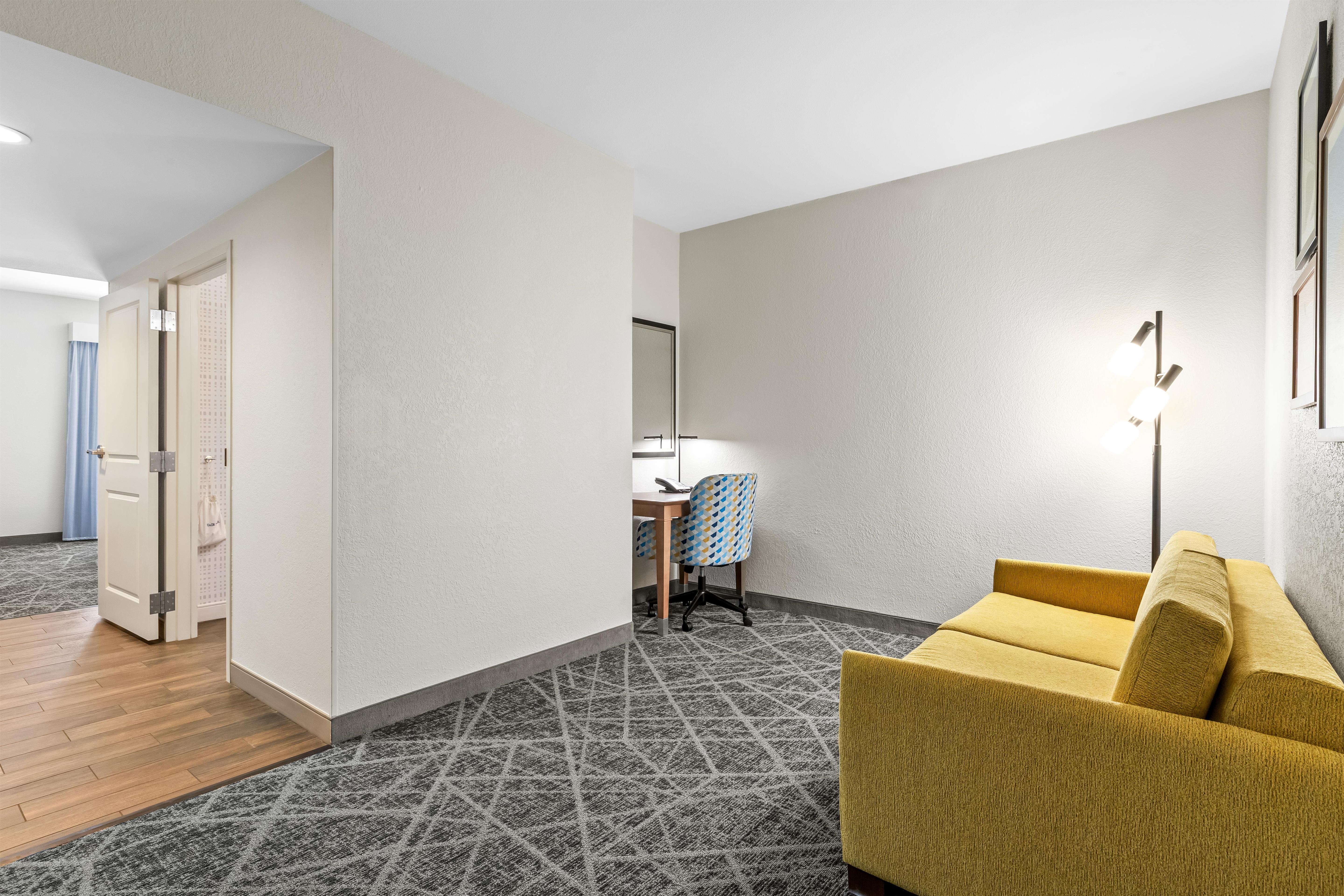 Hampton Inn & Suites by Hilton Claremore Room Type - 1KG MOB HEA ACC TUB STE NS