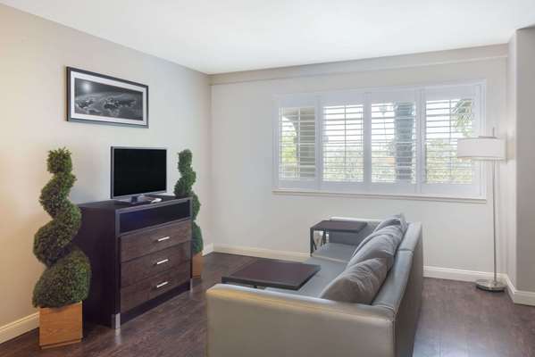  - Baymont Inn & Suites Modesto