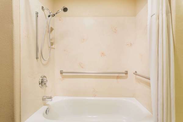  - Baymont Inn & Suites Modesto