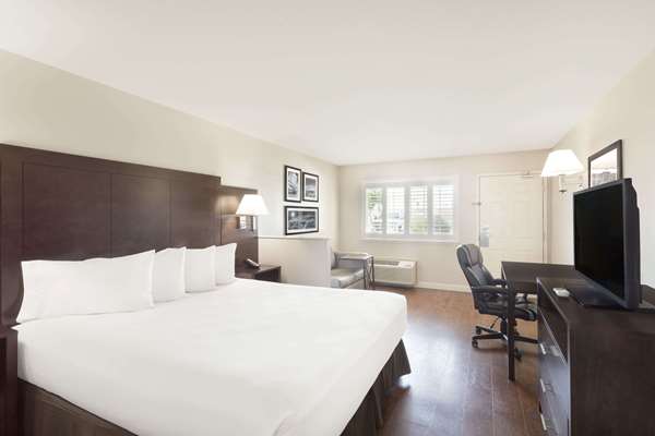  - Baymont Inn & Suites Modesto