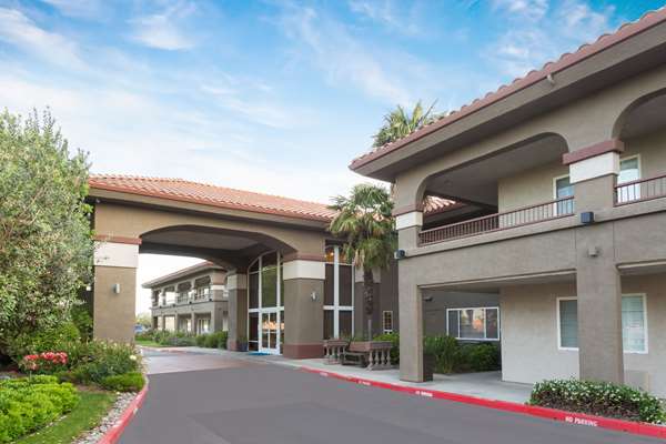  - Baymont Inn & Suites Modesto