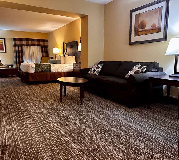 Suite - Red Lion Hotel East Harrisburg - I-283, Exit 2