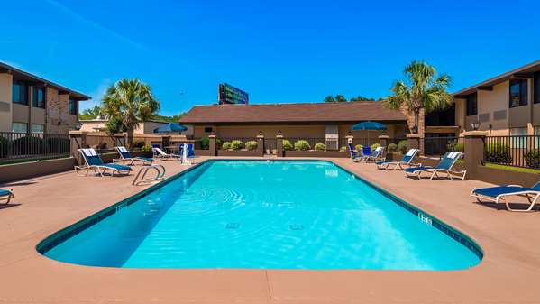Pool - Best Western Riverside Inn Macon - I-75, Exit 169