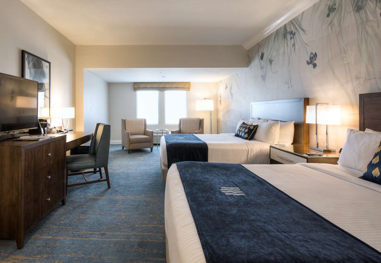 RH Mannor Rooms Deluxe Double Queen