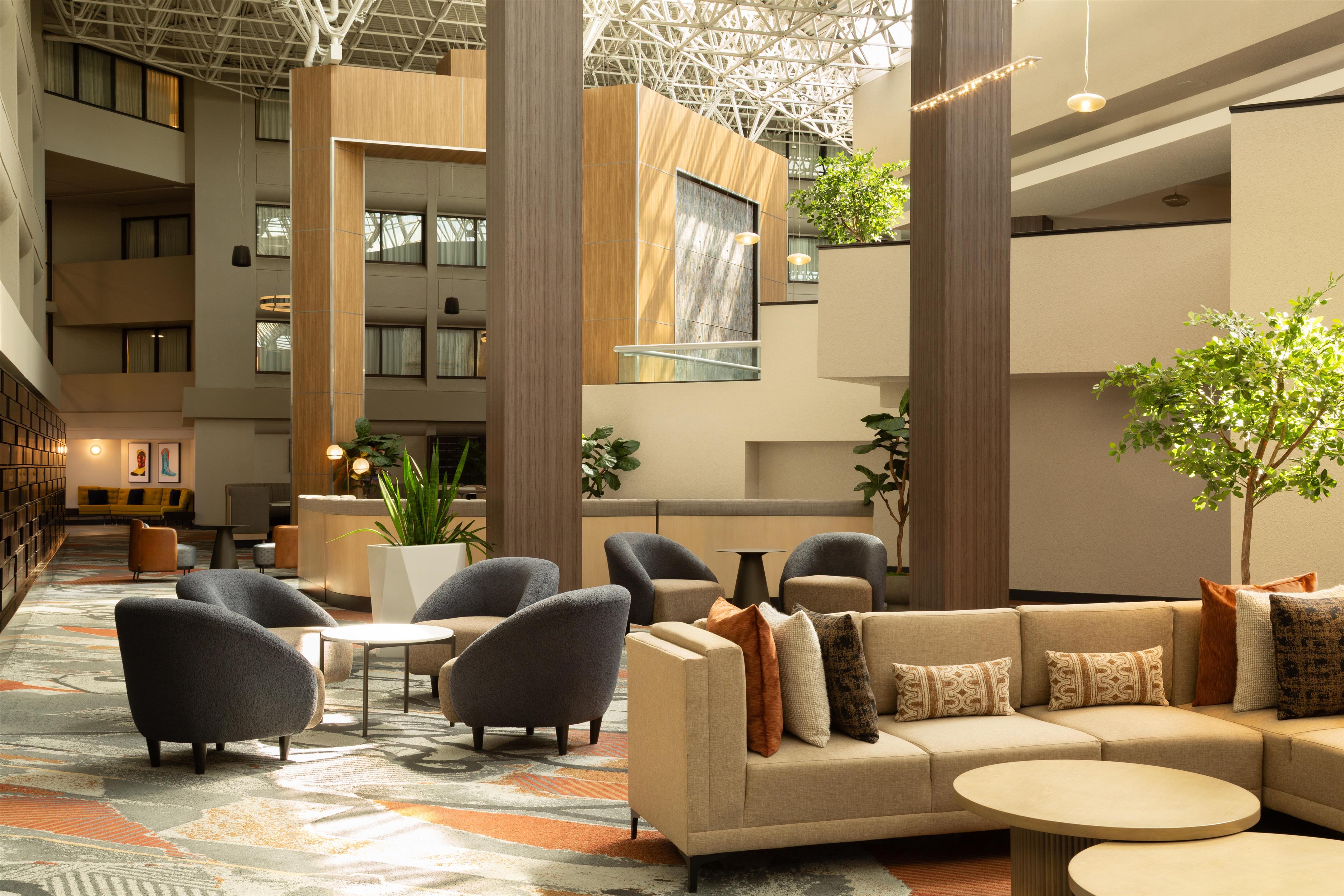 Lobby | DoubleTree by Hilton Hotel Austin Northwest Arboretum