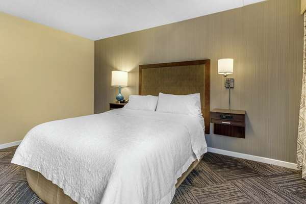  - Hampton Inn Downtown Green Bay