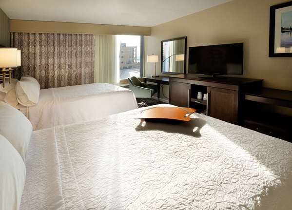  - Hampton Inn Downtown Green Bay