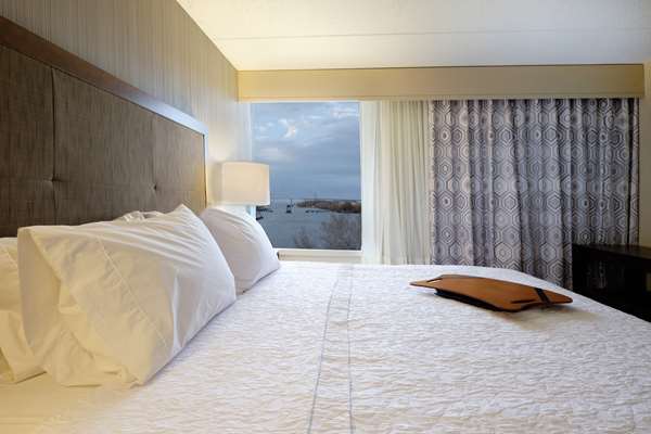  - Hampton Inn Downtown Green Bay