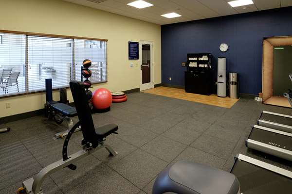 Fitness/ Exercise Room - Hampton Inn Downtown Green Bay