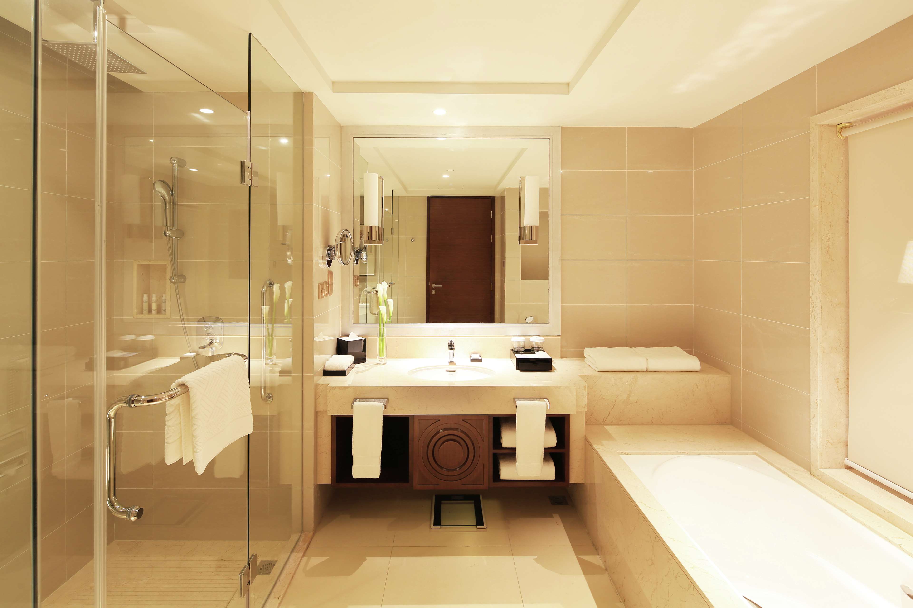 DoubleTree by Hilton Ningbo - Chunxiao Room Type - ONE BEDRM SUITE- SEA VIEW
