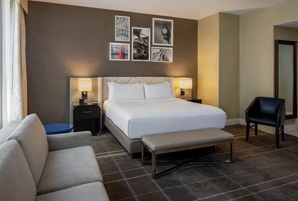  - Hilton Hotel Downtown Richmond - I-95, Exit 74C