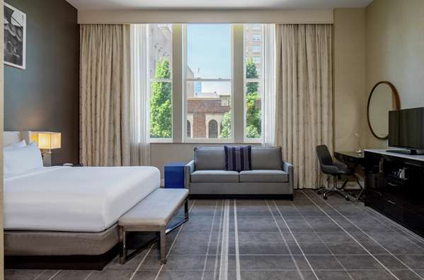  - Hilton Hotel Downtown Richmond - I-95, Exit 74C