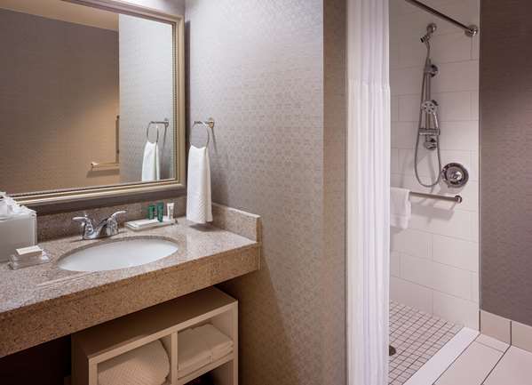  - Hilton Hotel Downtown Richmond - I-95, Exit 74C