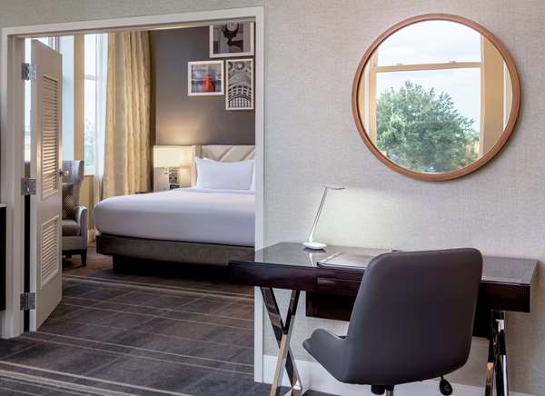  - Hilton Hotel Downtown Richmond - I-95, Exit 74C