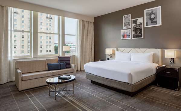  - Hilton Hotel Downtown Richmond - I-95, Exit 74C