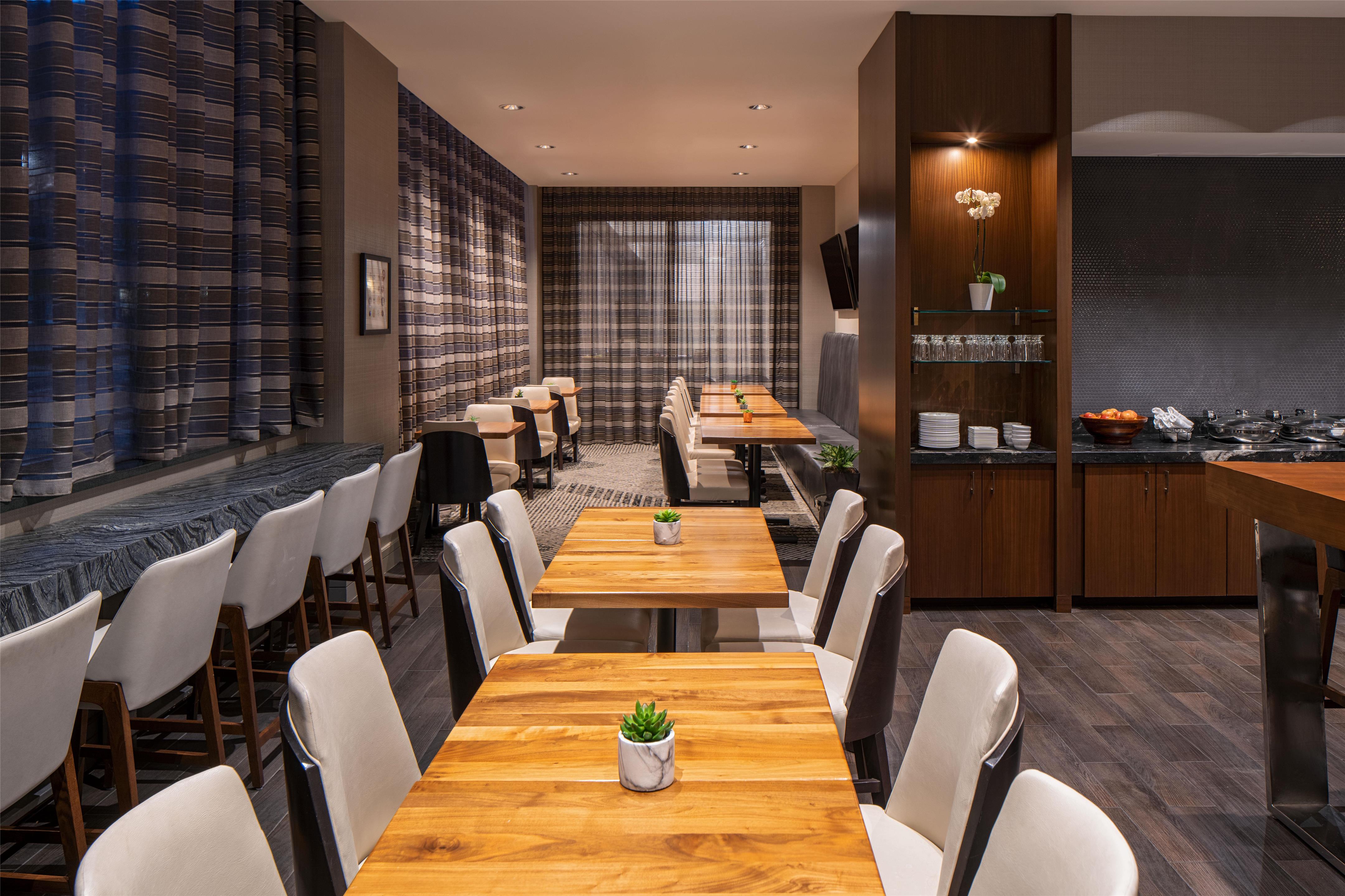 Restaurant | Hilton Richmond Downtown