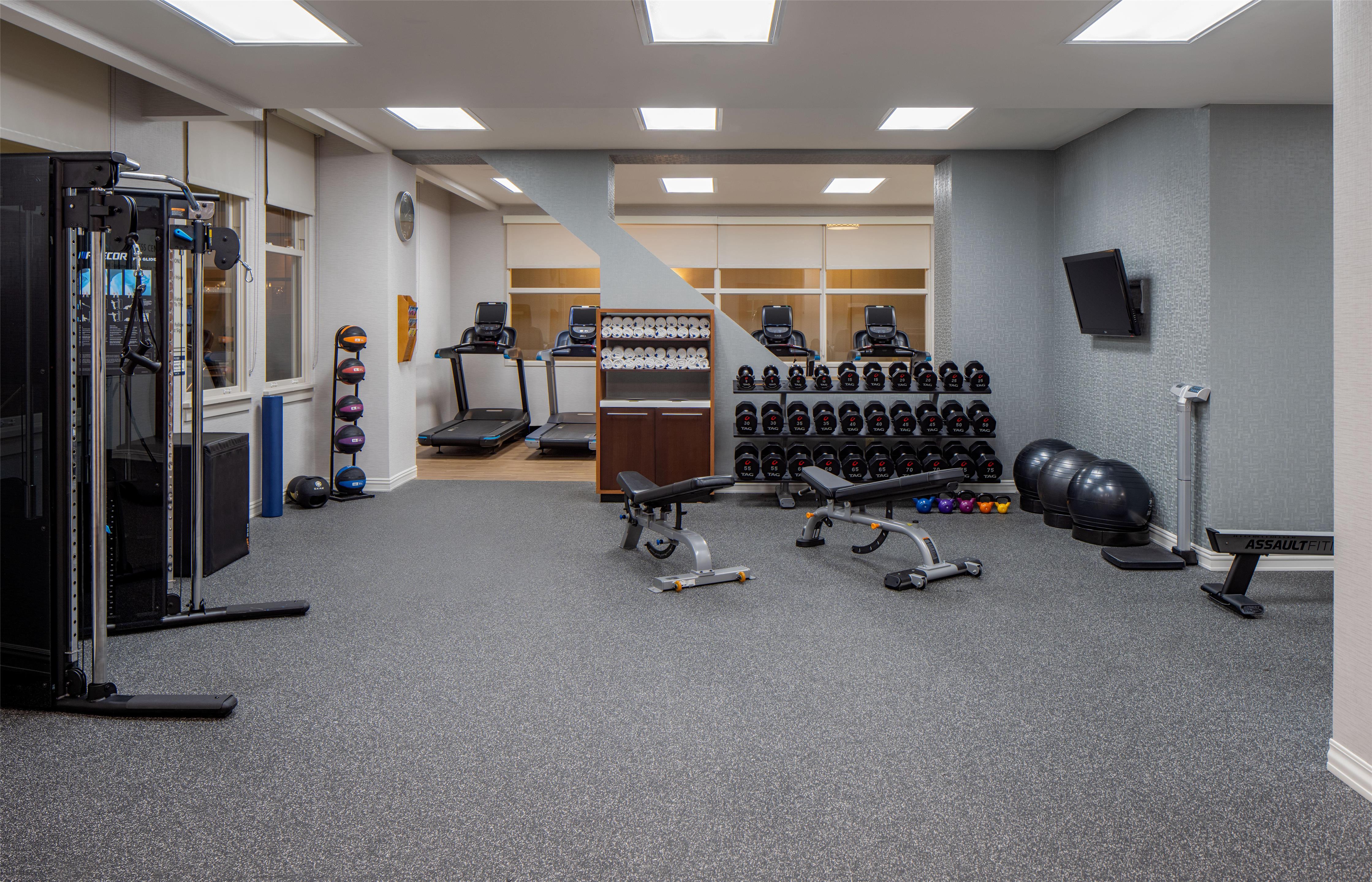 Health club fitness center gym | Hilton Richmond Downtown