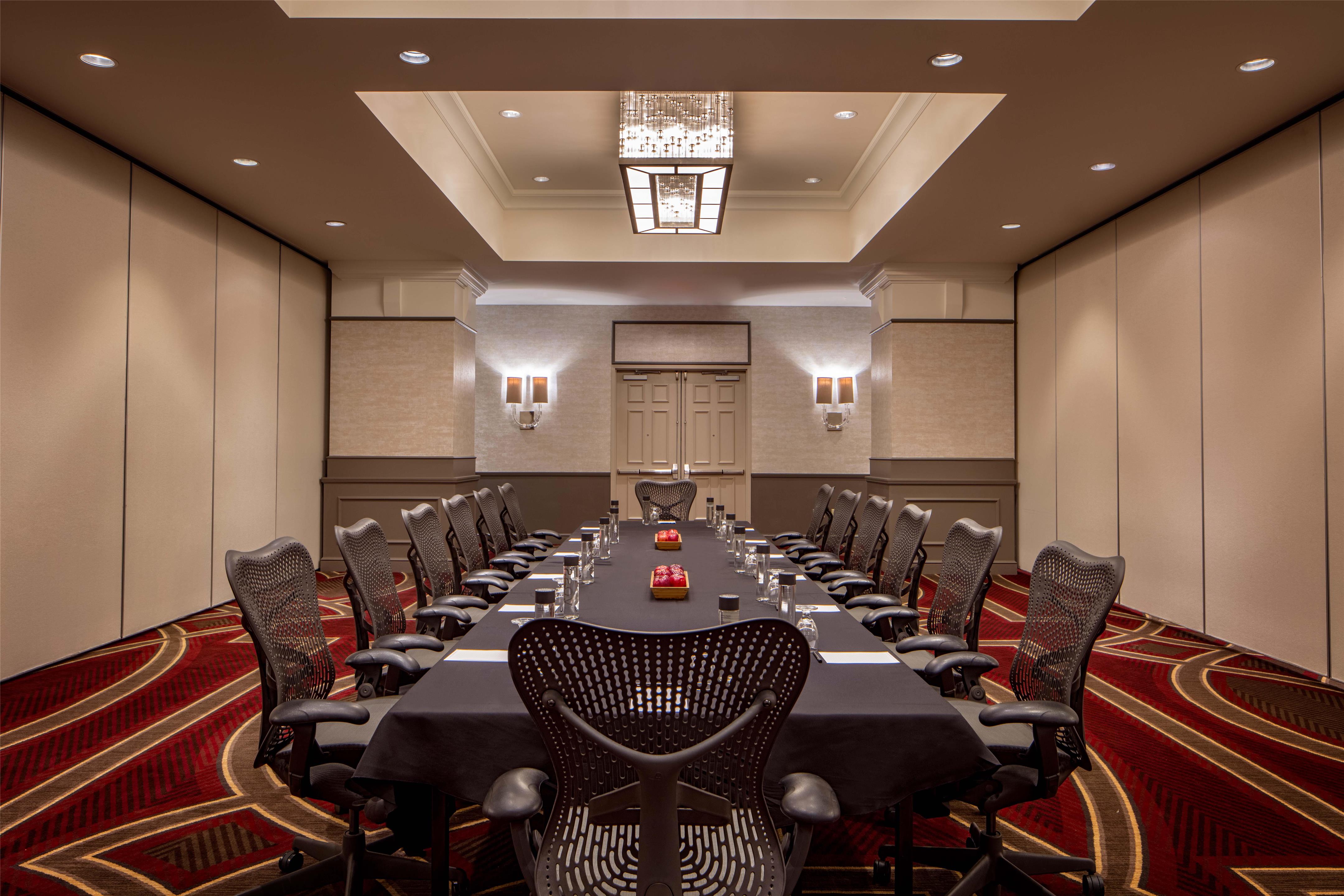 Meeting Room | Hilton Richmond Downtown