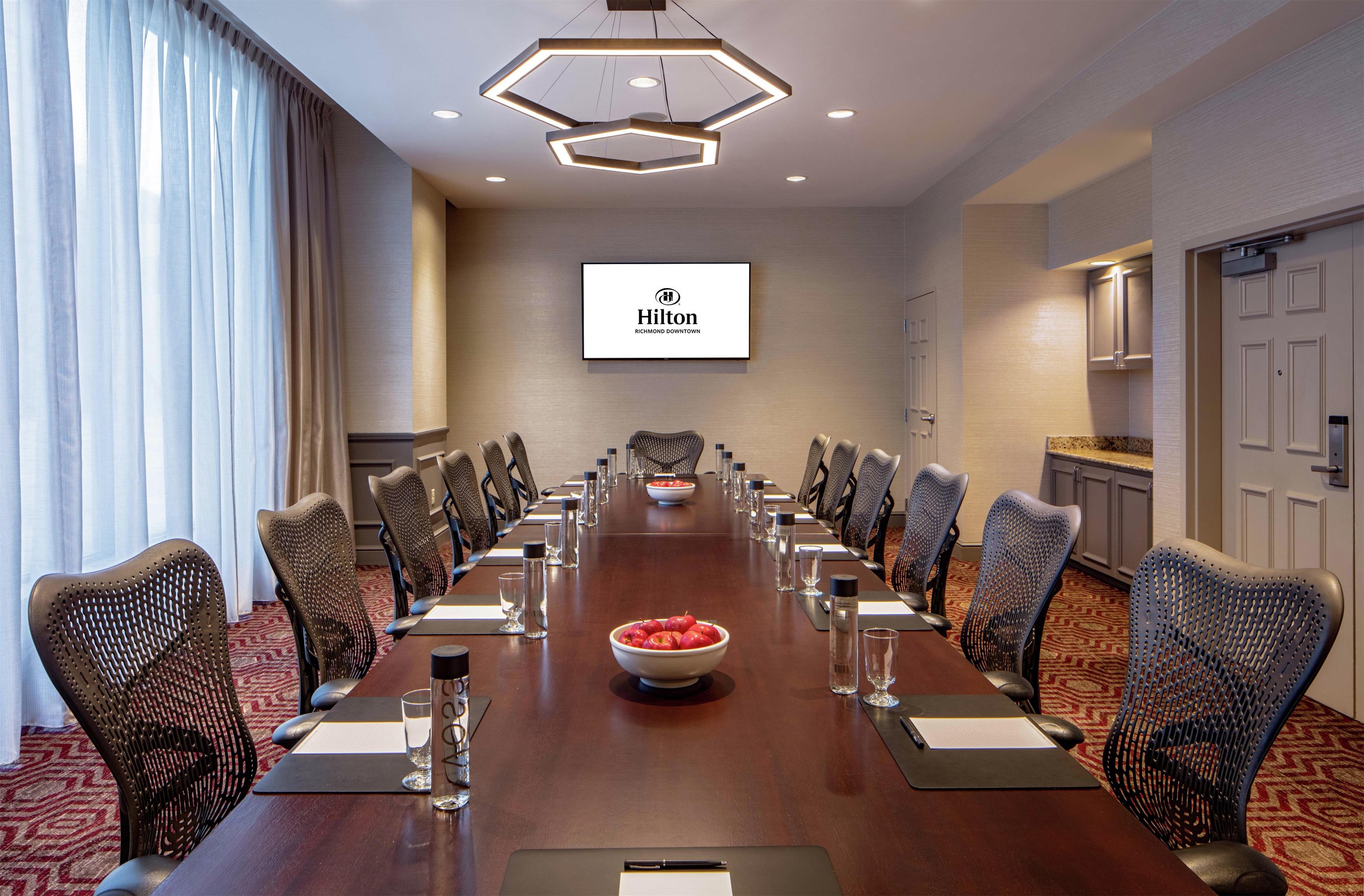 Meeting Room | Hilton Richmond Downtown