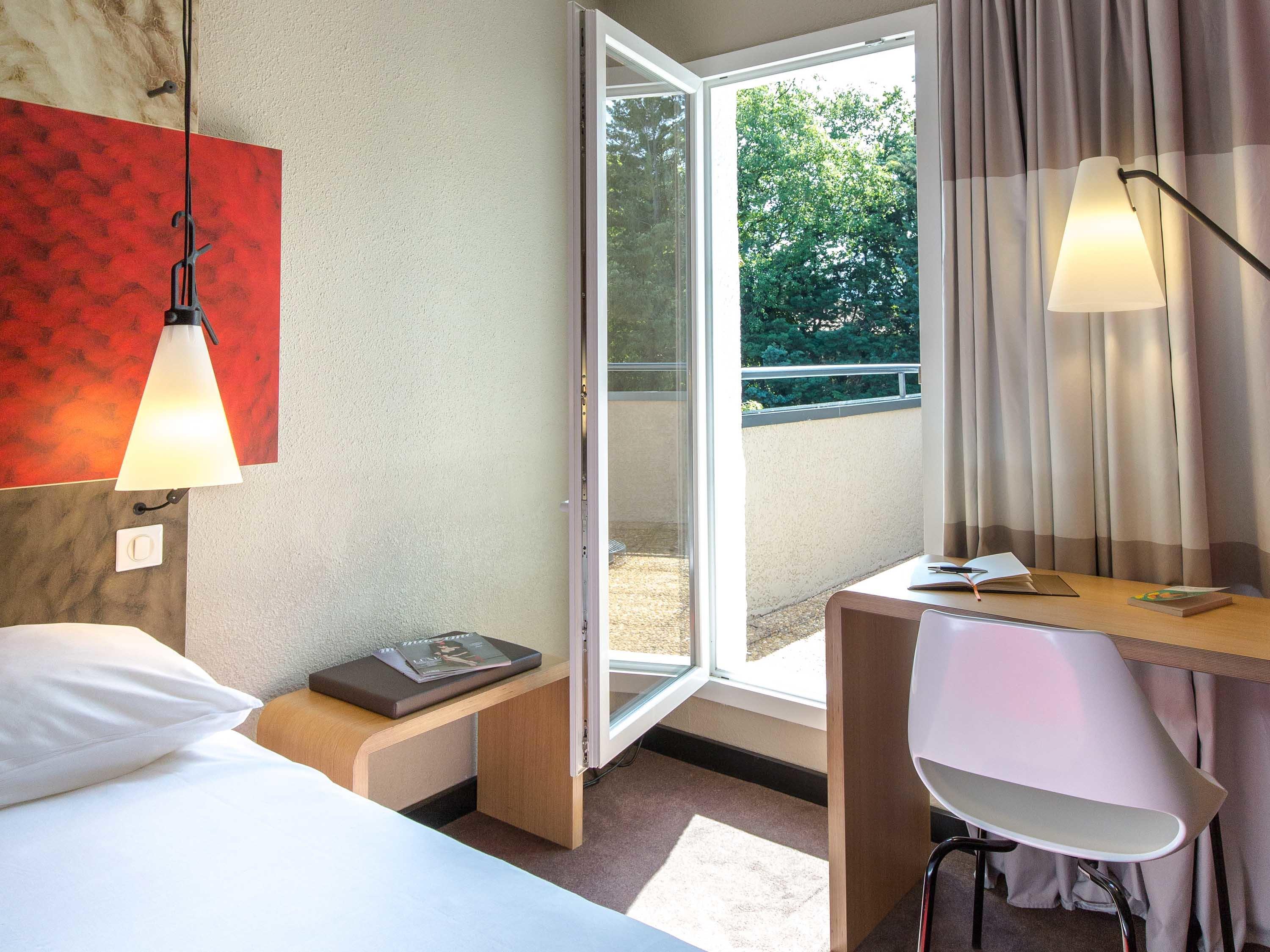ibis Brignoles Provence Verte Room Type - Standard Room with 1 double bed and terrace